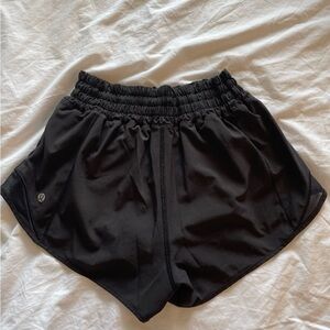 Lululemon Hotty Hot High-Rise Lined Short 2.5” (Size 4)